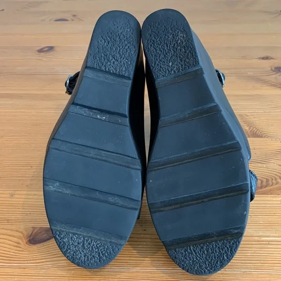 Max Studio black wedge. - Picture 6 of 7